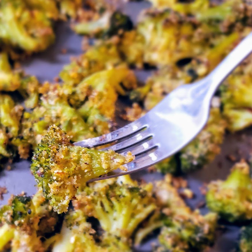 Lemony Breaded Roasted Broccoli | Dimpled Kichen